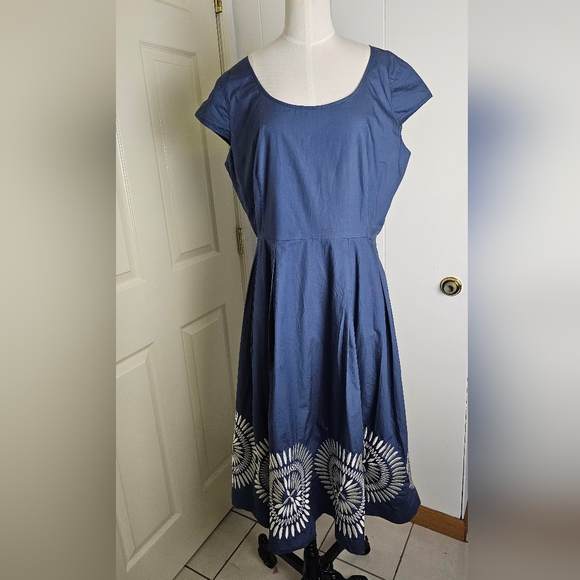 Oscar de la Renta Dresses & Skirts - Oscar De La Renta Mid-length Blue Cotton dress Size 16